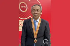 全国优秀共产党员毛相林：第一次上天安门城楼观礼，是我这一生中最大的荣幸图片