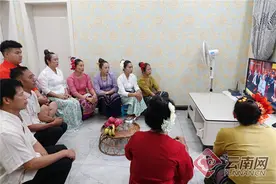 边疆傣寨的祝福歌声热烈庆祝建党100周年图片