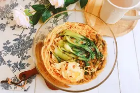 10分钟端上桌的早餐～酸菜面这样做，营养又美味图片