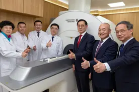 国产“磁共振设备”进驻上海中山医院，院长成首个临床志愿者图片
