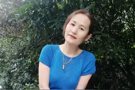 清爽显白，夏日情怀：夏季女士百搭棒针连衣裙（有编织图解）图片