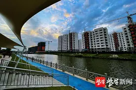 中铁上海局江阴PPP项目安置房一期工程荣获
江苏省建筑施工标准化星级工地图片