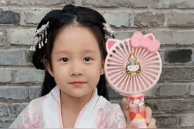 甘薇6岁女儿正面照罕见曝光 嘟嘴卖萌灵气十足图片