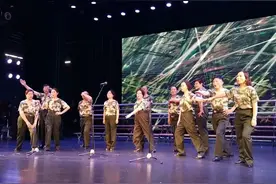 这个平均年龄75岁的合唱团，13人获“光荣在党50年”纪念章图片