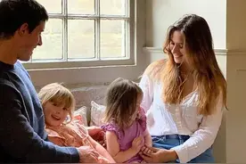 英国夫妻5年改造一栋500年历史的农舍，现在变得好温馨啊图片