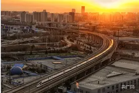 京沪高铁十年记：被“最快高铁”改变的一座座城图片