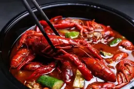 这样吃小龙虾竟会中毒，济南人要注意了图片