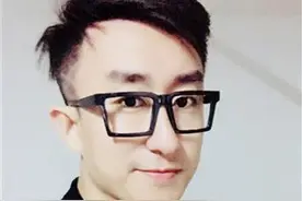 天津男子练腿后瘫软倒地爬回家，走红后被网友喊话“快结婚”图片