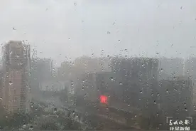 “烟花”来势汹汹！昆明30多个航班取消！3趟列车停运图片