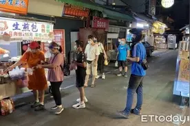 台媒：夜市摊位锐减 台湾服务业快撑不下去图片