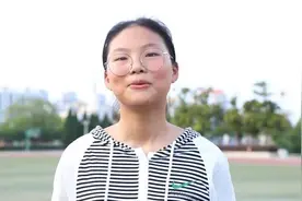 女生中考757分8门满分，妈妈：她想靠努力改变自己命运视频封面