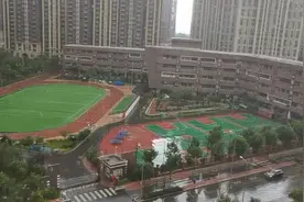情报站｜哗哗的！济南午后倾盆大雨扑面而来，大家注意安全图片