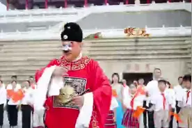 “七品芝麻官”金不换：再唱山歌给党听图片