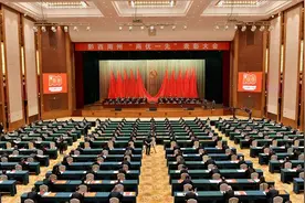 中共黔西南州委关于表彰全州优秀共产党员、全州优秀党务工作者和全州先进基层党组织的决定图片