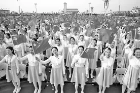 未来属于青年，希望寄予青年图片