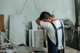 “我可以！”19岁准大学生来杭打工，每天搬砖几千斤，他的难言之隐让人泪目图片