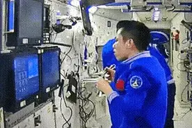 带筷子上太空干饭第一人，他又火了图片