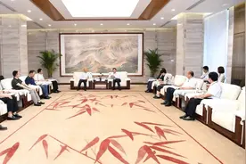 东方电气党组书记、董事长俞培根会见卡森国际董事长朱张金图片