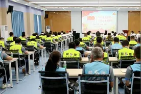 陕西建工党委副书记杨兴斌在五建集团讲授学党史专题党课图片