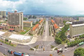 「“七一”特刊」容县建设产业新高地，跑出“东融”加速度图片