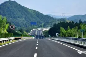 平凉境内4条高速（一级）公路将于7月9日零时通车试运营图片