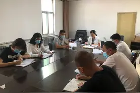 县领导到网信办调研指导工作图片