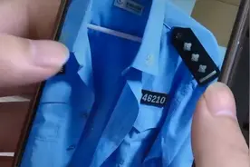 假扮警察同时交往3名女友！酒店床上被抓，她们还不信图片