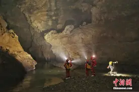 贵州绥阳：“地心酷玩”吸引体验者图片