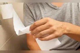 十级伤残！女子让闺蜜用洗肠机给自己治便秘，结果直肠穿孔图片