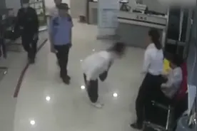 民警追问后骗子慌神：你是110，我是011视频封面