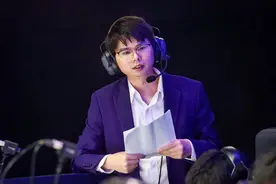 对话｜KPL五冠教练久哲：久竞“众神归位”，我将扎根南京图片