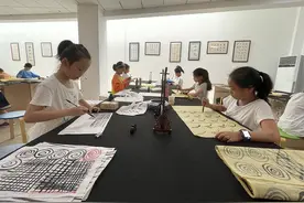 广安市青少年宫：举办兴趣培训班 丰富青少年假期生活图片