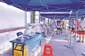 把疫苗接种服务送进码头 280名港澳航线船员在广州完成疫苗接种图片