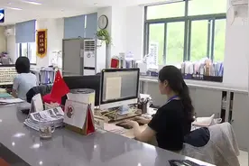 松江广大党员群众深入学习习近平总书记“七一”重要讲话精神 践行党的初心使命 立足岗位拼搏奋进视频封面