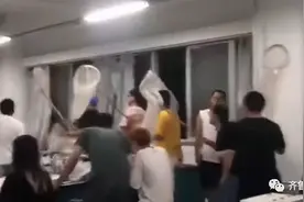 自投罗网！山东一大学学生上课拿网抓飞蛾：那不是蛾子，是飞行的作业图片