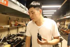 好心人为郑州抗癌厨房送物资，负责人：他们让我有坚持的动力视频封面