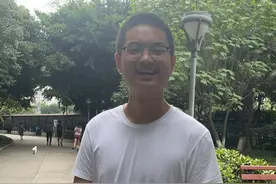 四川第一封高考录取通知书发出！成都七中男生邹朝宇被电子科大录取图片