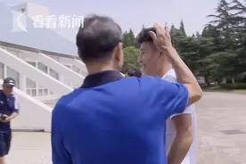 武磊感恩启蒙教练徐根宝：为职业生涯打下了良好基础图片