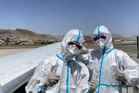 祖国是最坚强后盾！210名同胞乘坐厦门航空特殊航班从阿富汗平安回国图片