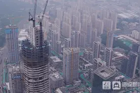 「组图」在360米高空开吊车的人图片