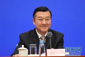 住建部答海报新闻：允许利用企事业单位自有土地建设保障性租赁住房图片