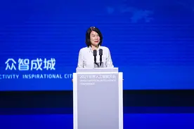 格力电器董事长董明珠：智能化让制造业如虎添翼图片