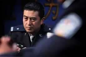 戏里戏外伉俪情深，张嘉益王海燕“夫妻档”还原英雄背后的故事图片