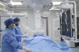 “杠飘，胡啦！”老大爷一激动突发心梗…图片