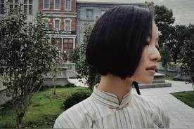 倪妮素色旗袍惊艳众人 利落短发气质温婉图片