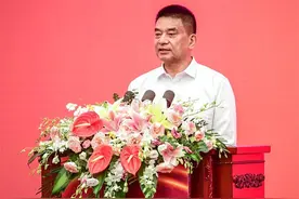 新希望集团董事长刘永好盛赞湖北营商环境佳：未来3年将在湖北投资250亿元图片