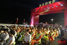 劳模宣讲团走进厦门大桥工地图片