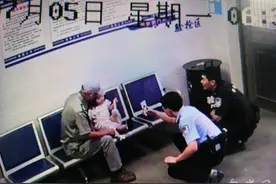 淮南2岁萌娃醒来走出门找妈妈 凌晨街头独行图片