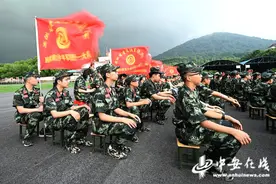 我省首个国防教育“少年军校”开班图片
