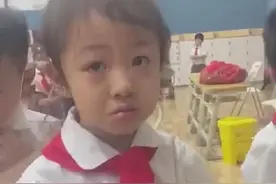 测核酸认出医护是妈妈，小女孩的反应让人心疼……图片